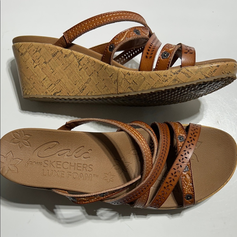 Skechers Women's Cali Luxe Foam - wedge sandals in a caramel color 10